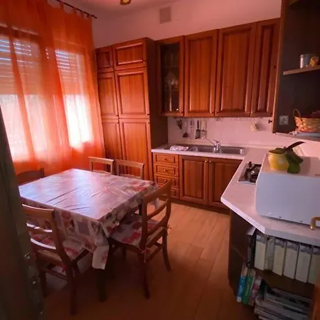 Casa Tranquilla Vicino Al Centro דירה *