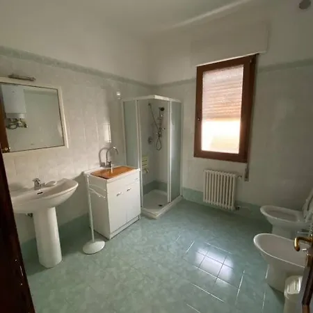 Casa Tranquilla Vicino Al Centro Apartment *